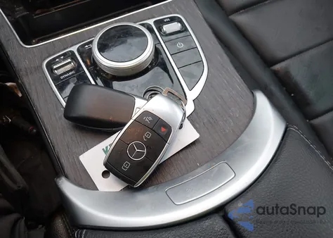 2019 Mercedes-Benz C 300 4Matic from USA, damaged, VIN 55SWF8EB4KU290666